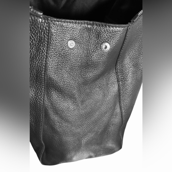 Gianni Chiarini Blk. Italian Leather handbag / crossbody bag. - Picture 3 of 16